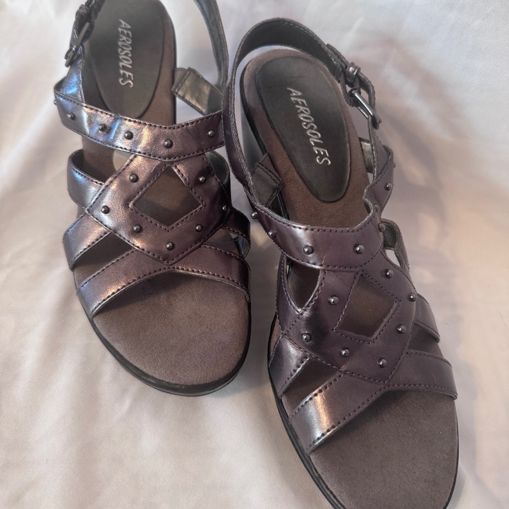 Aerosoles Chipotle Pewter Metallic Wedge Sandals – Size 7 (NWT)
